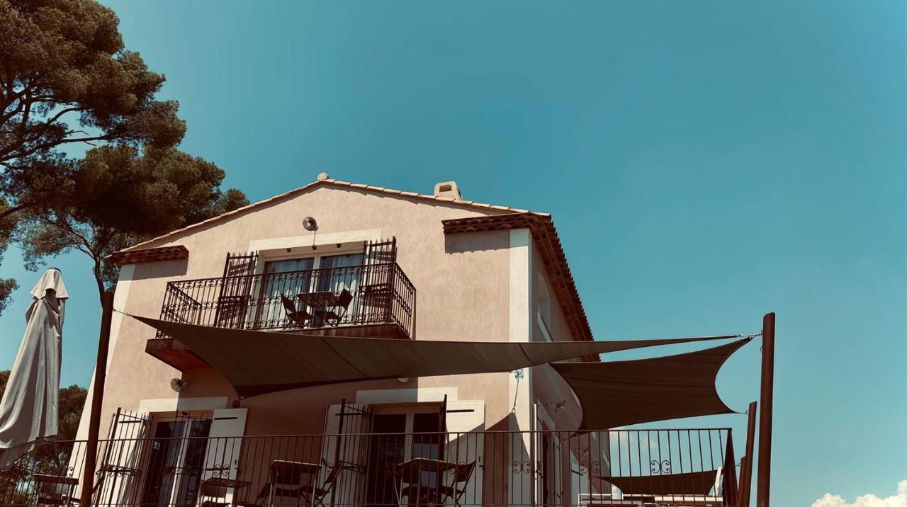 Sous Les Pins Gites Et Chambres D'Hotes La Londe-les-Maures Exterior photo